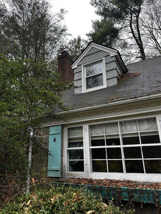 The existing house before decommissioning.